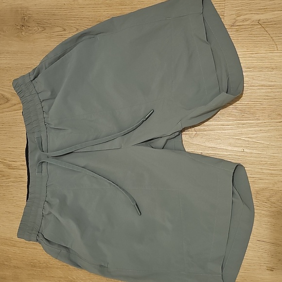 lululemon athletica Men's Grey sage Athletic Shorts - Picture 1 of 5